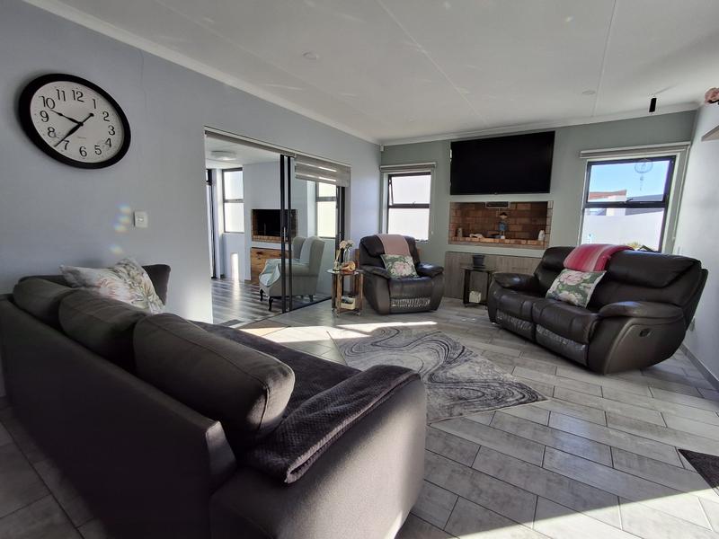 3 Bedroom Property for Sale in Golden Mile Western Cape